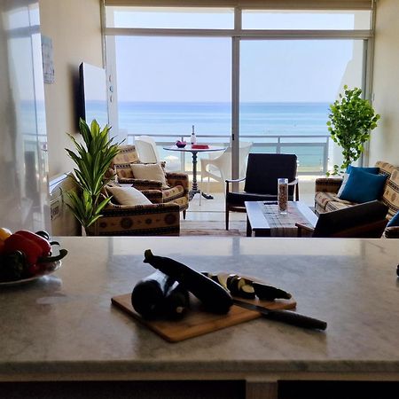Makenzy Sandy Beachfront Paradise Ларнака Екстериор снимка
