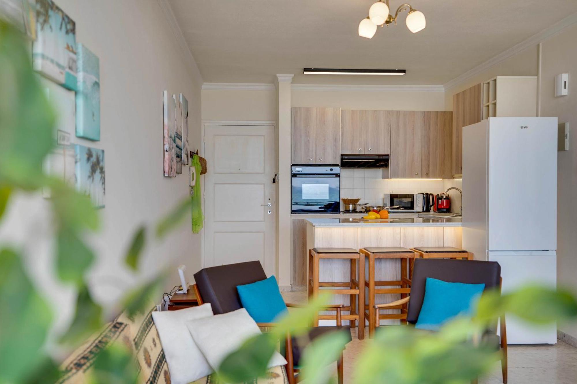 Makenzy Sandy Beachfront Paradise Ларнака Екстериор снимка