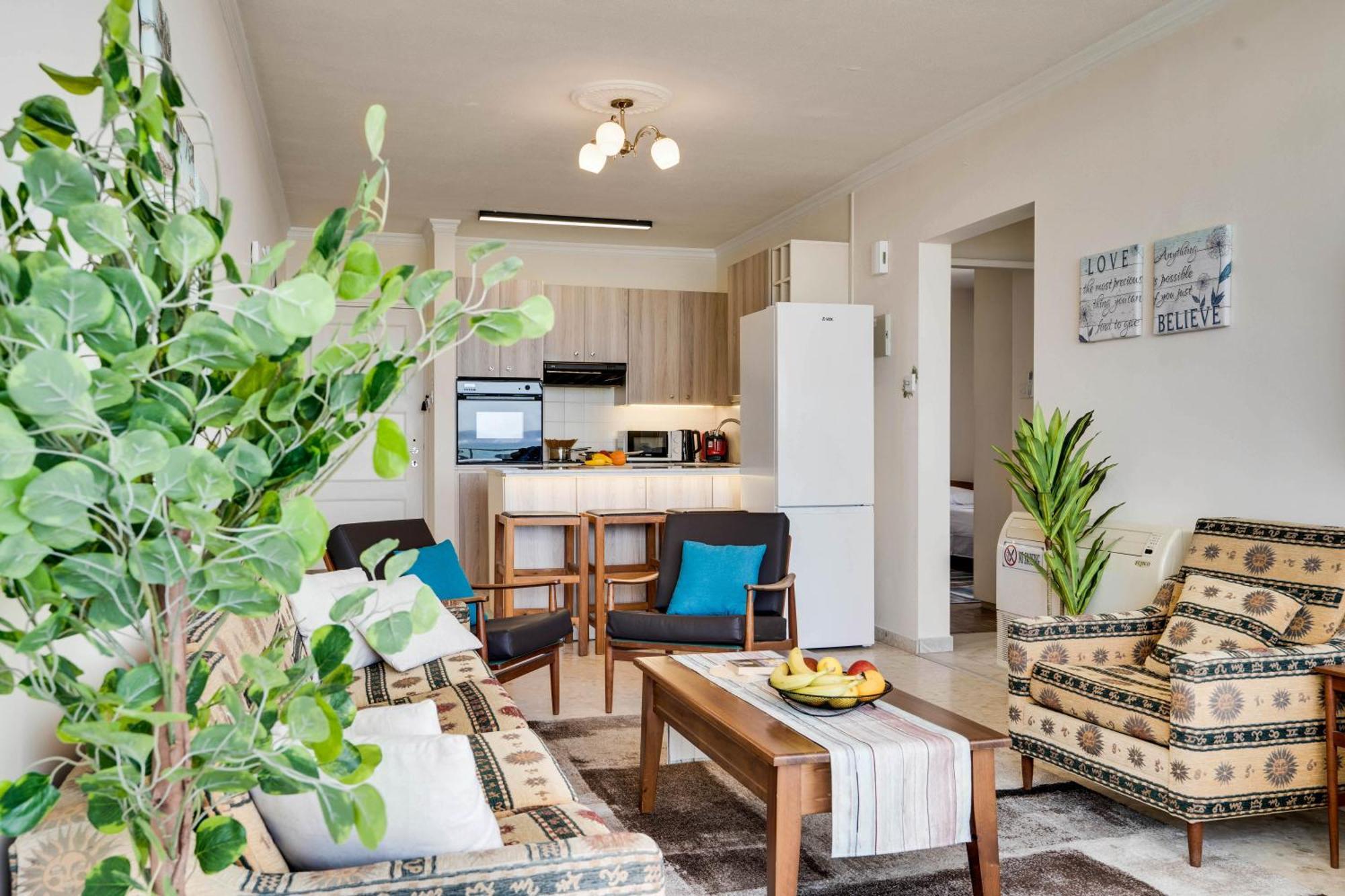 Makenzy Sandy Beachfront Paradise Ларнака Екстериор снимка
